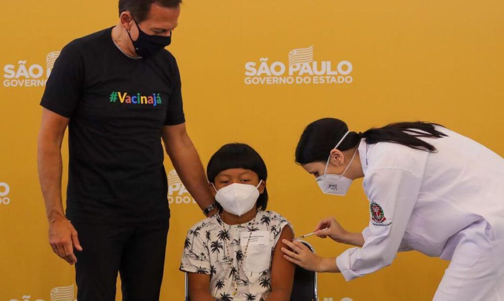 接種第１号のダヴィ君（Governo de Sao Paulo）