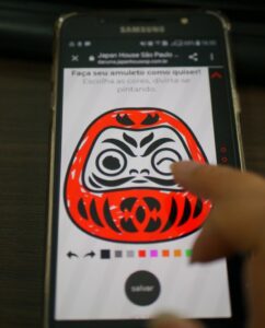 特設サイトのだるま塗り絵。スマホでも色塗りが出来る。