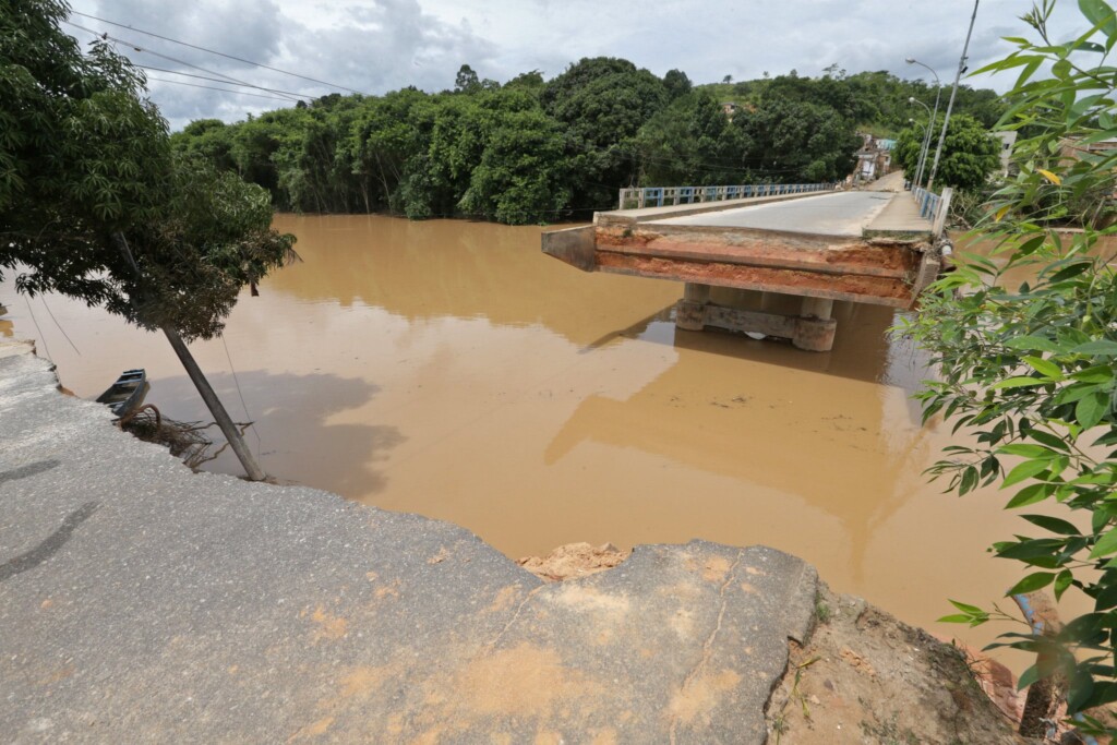 私たちの50年!!岸田総理、林外相からお見舞い＝バイア州史上最悪の洪水被害に 　ブラジル日報WEB版より