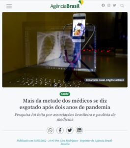 過半数の医師が疲れや不安を訴えていると報じる３日付アジェンシア・ブラジルの記事の一部