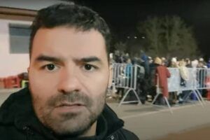 ウクライナとスロバキアとの国境でのヴァル氏（Reprodução Youtube）