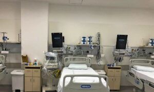 感染減速で使用率が低下したコロナ感染者用病床（Ascom/HCPA)