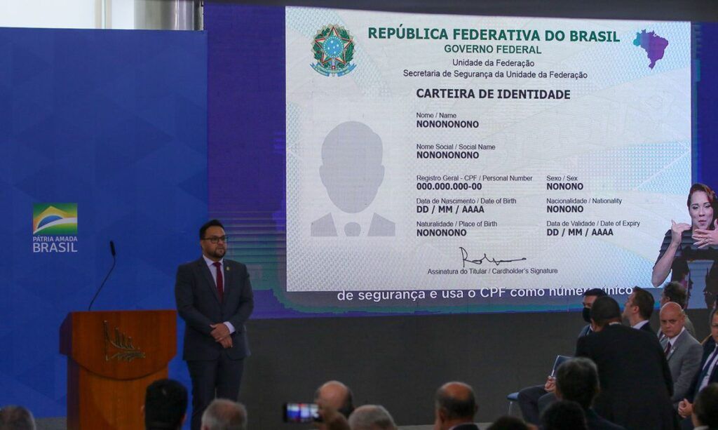 新しい身分証明書（Fabio Rodrigues Pozzebom/Agencia Brasil)