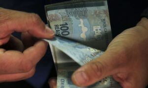 インフレ継続で価値の低下が懸念されるレアル（Jose Cruz/Agencia Brasil)