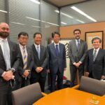 左から３人目が西森議連会長、安倍元総理、サボイア在日ブラジル大使、蛯原理事長