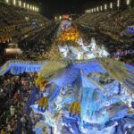 《ブラジル》リオのカーニバルのパレード開催中＝各エスコーラのテーマなど紹介＝演出家らの手腕にも注目