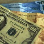 ドルとレアル紙幣（Foto: Fernanda Carvalho/Fotos Públicas）