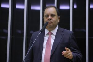 ２５日のナシメント下議（Paulo Sergio/Camara dos Deputados）