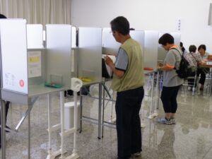 ２０１４年、サンパウロの在外公館投票の様子
