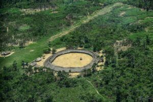 熱帯雨林の奥深くにあるヤノマミ族の集落の一つ（Terra Indígena Yanomami/Leonardo Prado/PG/FotosPúblicas/2015）