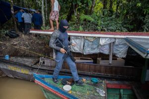 捜索の様子(Foto: Cícero Pedrosa Neto/Amazônia Real)