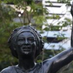 《リオ市》故マリエレ市議の銅像建立＝凶弾に倒れた人権活動家