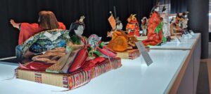 展示されている日本人形