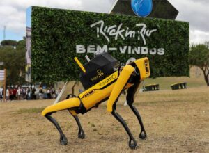 ロック・イン・リオでの治安対策に使われる犬型ロボットのイエロー（SegurPro/Divulgação）
