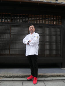 和牛シェフの山崎さん（提供写真）