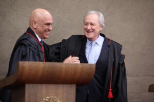 選挙高等裁判所のモラエス新長官とリカルド・レワンドウフスキー副長官（Foto: Antonio Augusto/Secom/TSE）