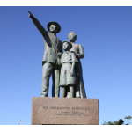 ロベルト・マリオ・サンチーニ公園に建立されていた上陸記念碑（２０１９年６月撮影）