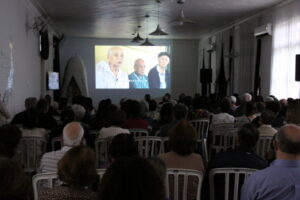 サントス日本人会館で行われた上映会の様子