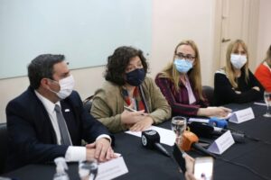 トゥクマン県保健局による記者会見の様子（Tucuman Province Health Ministry/AFP）