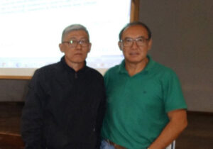 古川シルビオ会長とミルトン・ノムラ第1会計理事(左から)