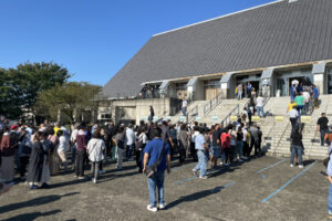 8時台ですでに長蛇の列が