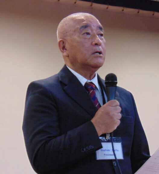 開会挨拶をする斉藤会長
