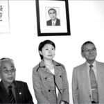 ２００４年８月２３日、群馬県人会館を訪問された小渕優子議員と当時の県人会役員