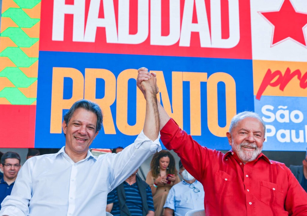 選挙運動中のハダジ氏とルーラ氏（Foto: Ricardo Stuckert）