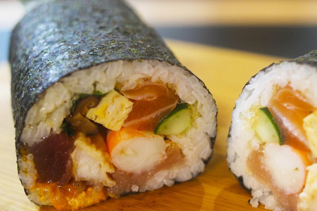 豪華ウニ入り恵方巻き