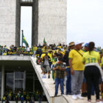 連邦議会を占拠した前大統領支持者達（Marcelo Camargo/Agência Brasil）