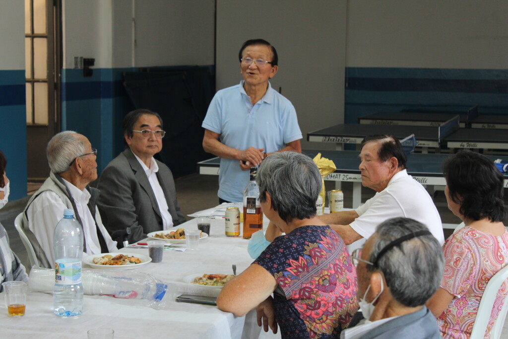 挨拶する片山アルナルド会長