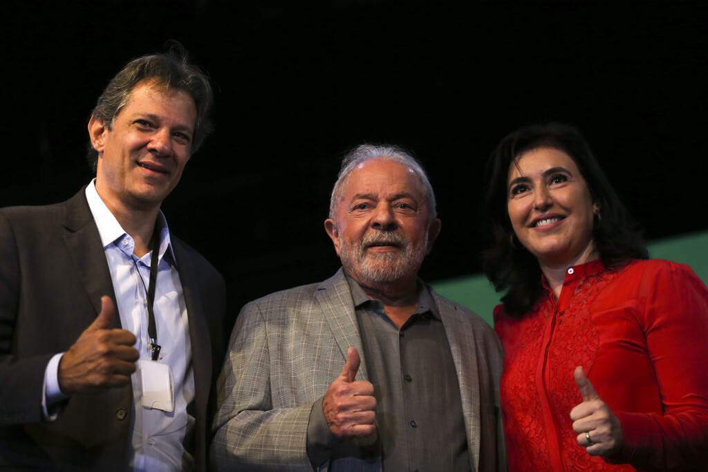 新政権の鍵を握る３人、ハダジ財相、ルーラ大統領、テベテ企画相（Foto: José Cruz/Agência Brasil）