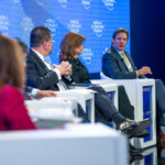 ラ米諸国とのパネル討論会でのハダジ氏（World Economic Forum / Boris Baldinger）