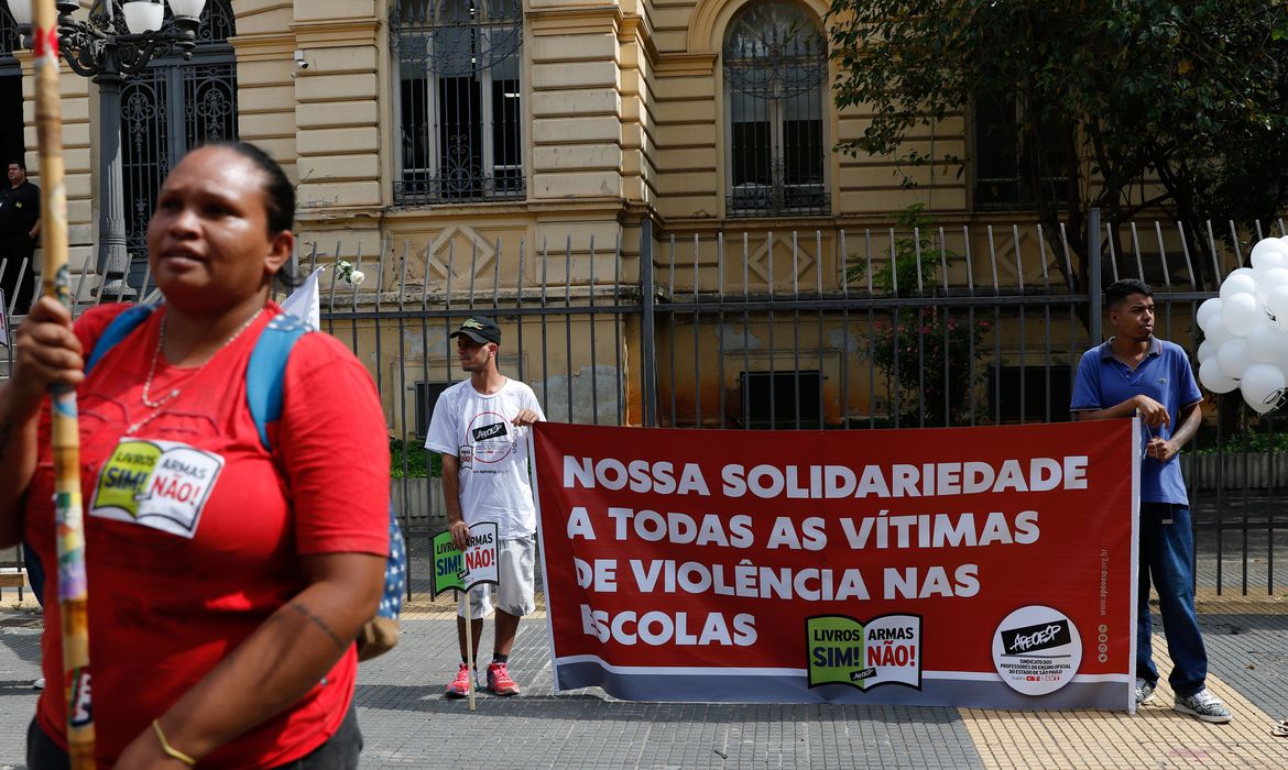 学校内での暴力行為増加に対する抗議行動（Fernando Frazao/Agencia Brasil）