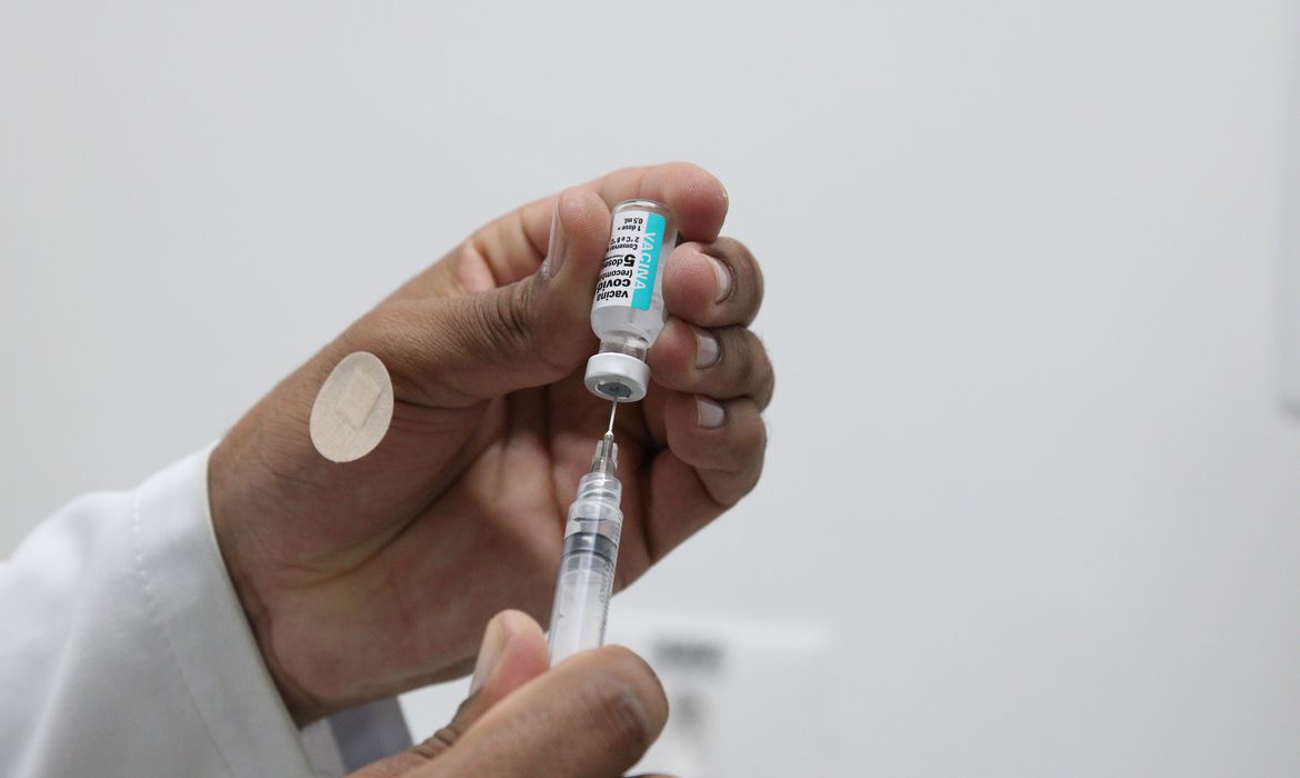 重症者や死者減少の鍵であるワクチン接種（Rovena Rosa/Agencia Brasil）