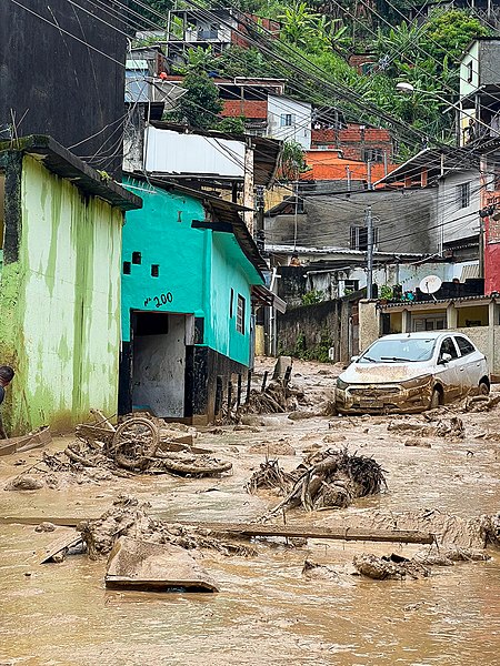 サンセバスチャン市山間部の土砂崩れの様子（Wikimedia Commons, Governo do Estado de São Paulo）