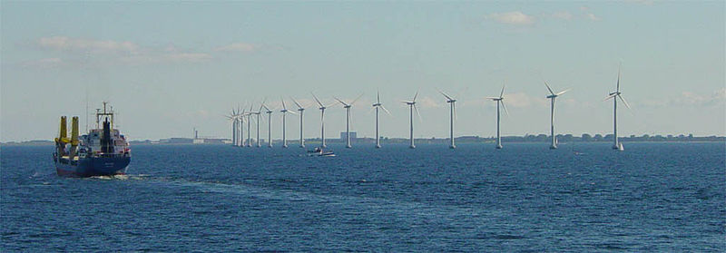 デンマークにある洋上風力発電所（Wikimedia Commons）