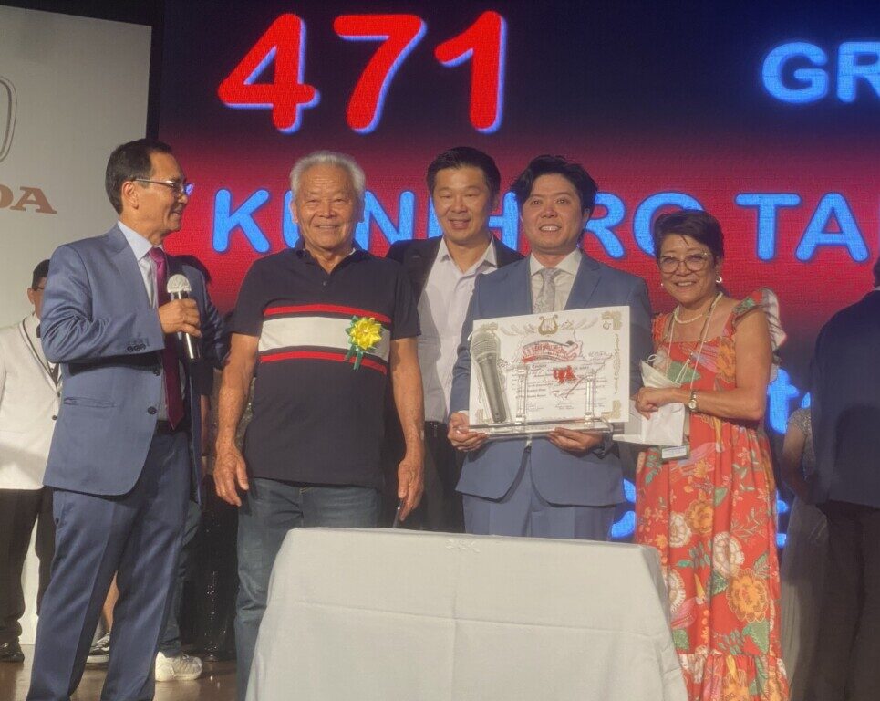 高瀬ＵＰＫ会長とタナハラさん（右から）