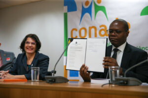 Ｆｉｏｃｒｕｚと交わした技術協力協定（Jose Cruz/Agência Brasil）