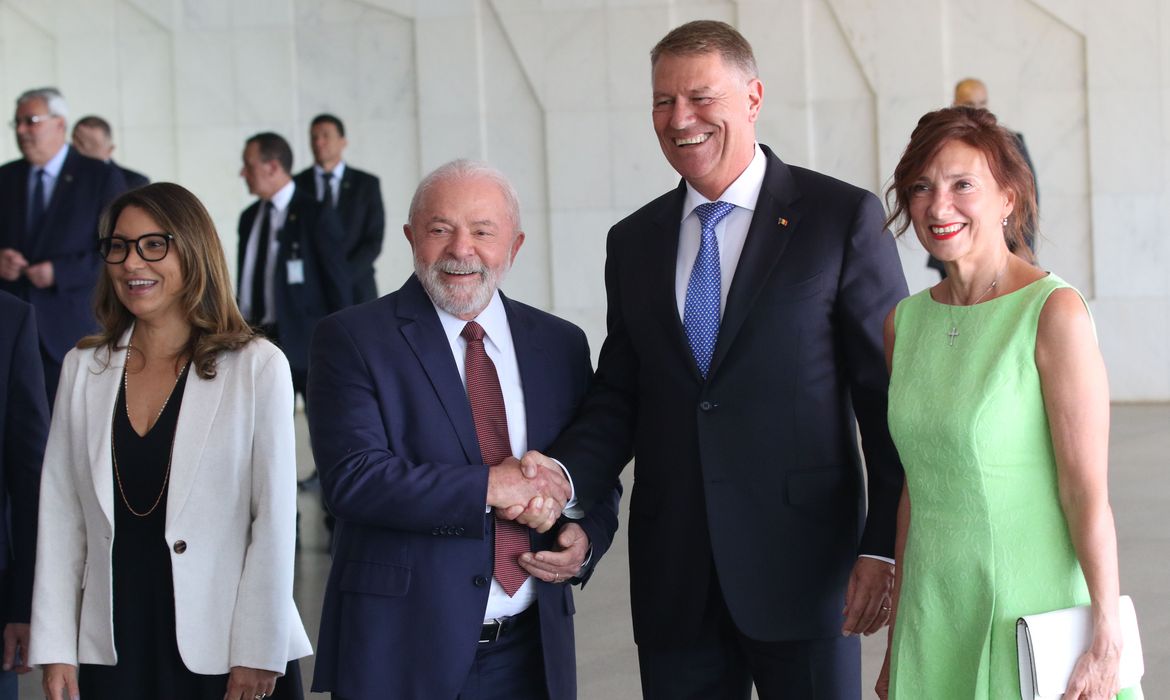 ヨハニス大統領夫妻（右側）を歓迎するルーラ大統領夫妻（Antonio Cruz/Agencia Brasil）