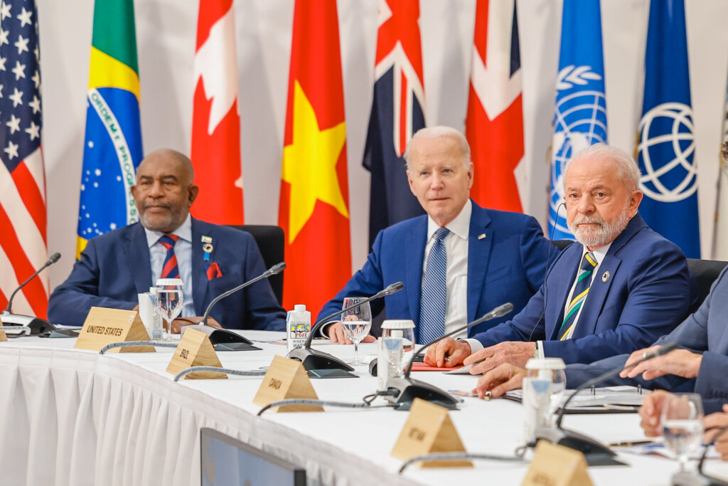 Ｇ７広島サミットでバイデン米大統領の隣に座ったルーラ大統領（Foto: Ricardo Stuckert/PR）
