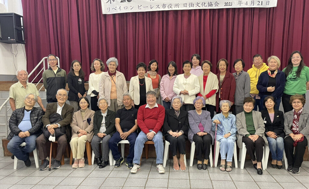 参加者した皆さん(左から６番目が広瀬さん)