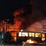 炎上するバス（Corpo de Bombeiros/Divulgação）