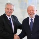 フェルナンデス大統領とルーラ大統領（Fabio Rodrigues Pozzebom/Agencia Brasil）