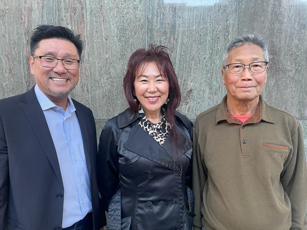 参加を呼びかける鹿児島県人会の皆さん（左から文岡正樹会長、上園モニカ元会長、松村滋樹前会長）