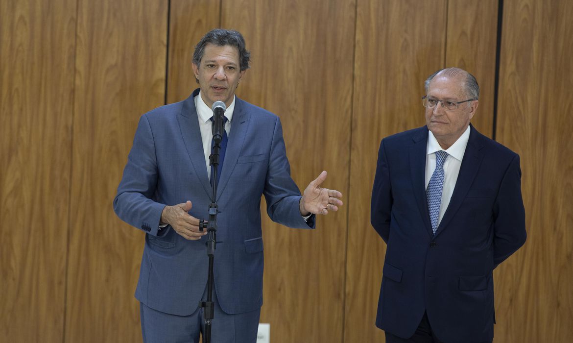 ハダジ財相とアルキミン副大統領（Joedson Alves/Agencia Brasil）