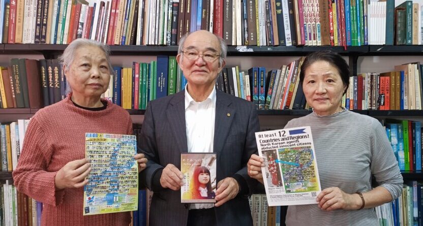 左から多田さん、鹿田さんと足立さん