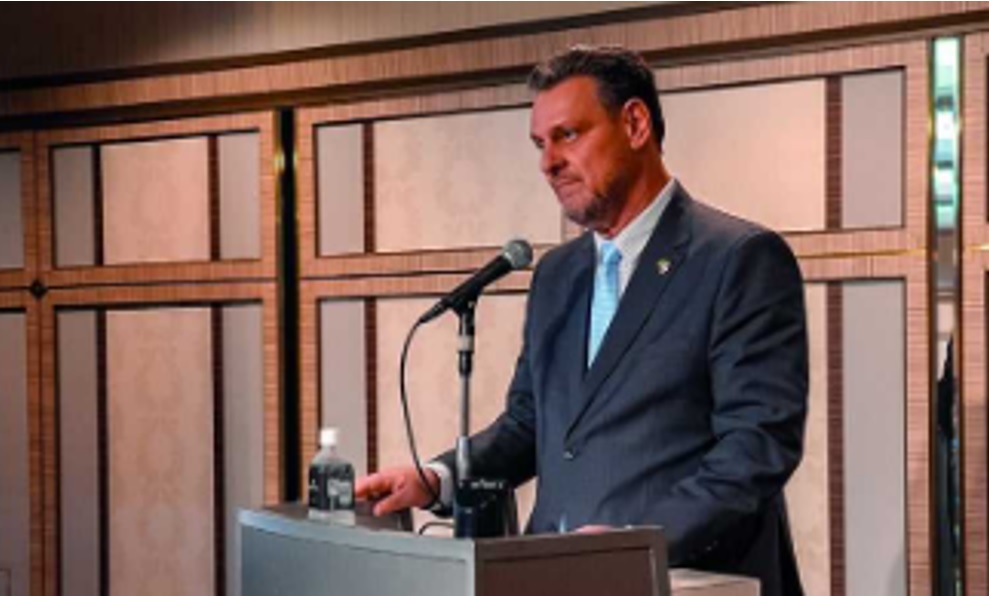 セミナーで講演するファバロ農務大臣(Notícia Aglicolasより)