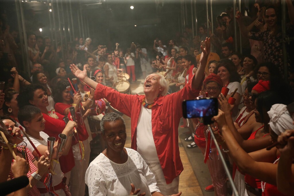 中央がゼ・セルソ氏。２０１６年に上映された演劇の一幕（PT - Partido dos Trabalhadores, via Wikimedia Commons）