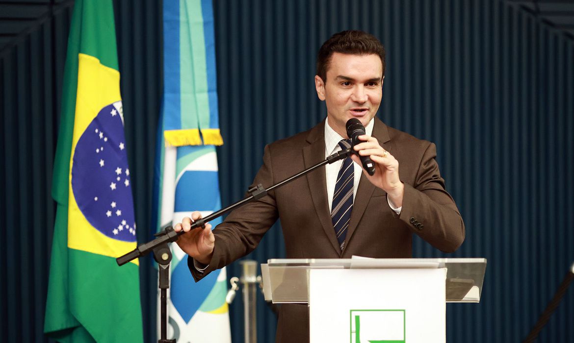 観光相に指名されたセルソ・サビノ下議（©MyKe Sena/Camara dos Deputados）